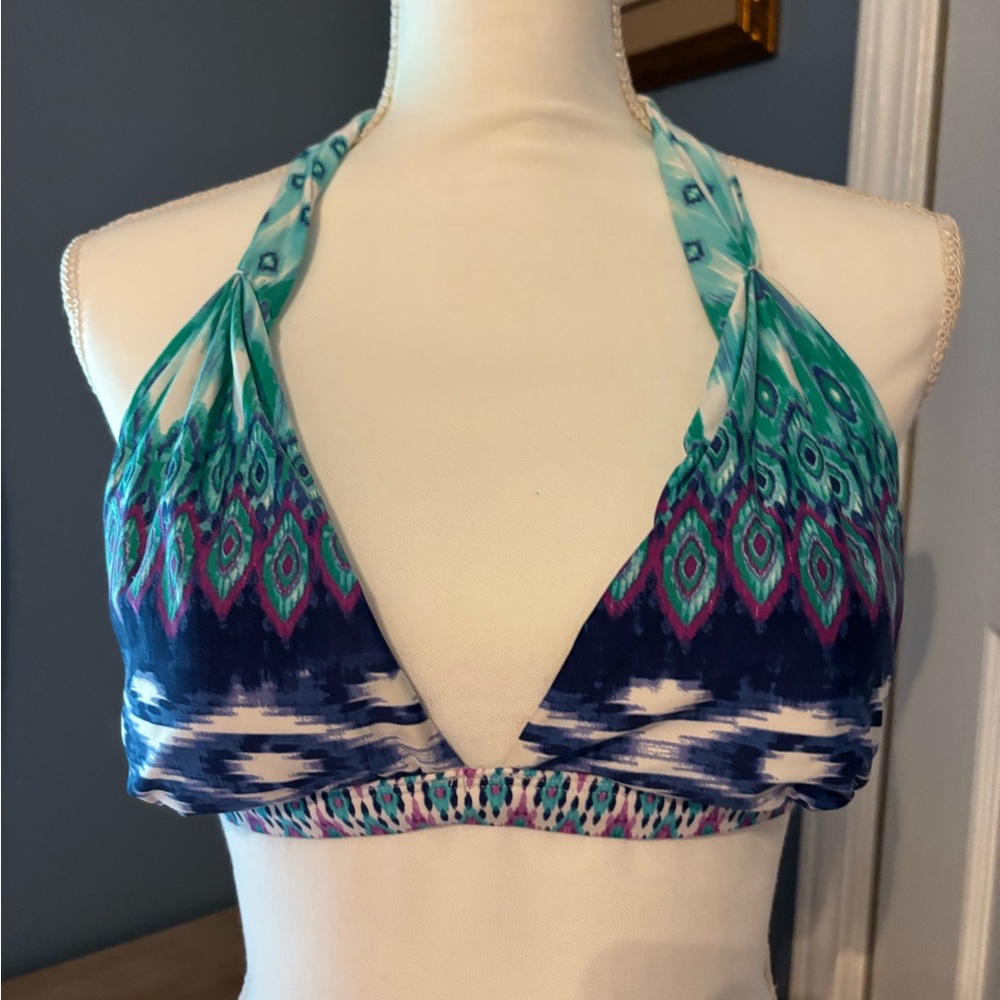 8 Bikini Tops Random Swimsuit Tops 8 different colors and styles. All 1 price